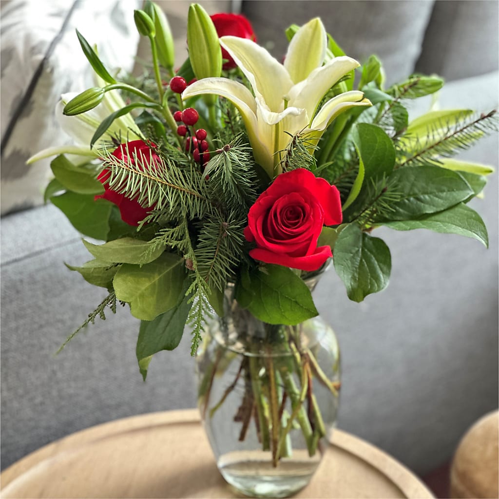 Sparkling Snowflakes Bouquet –  The Flower Chef Llc, Cartersville GA